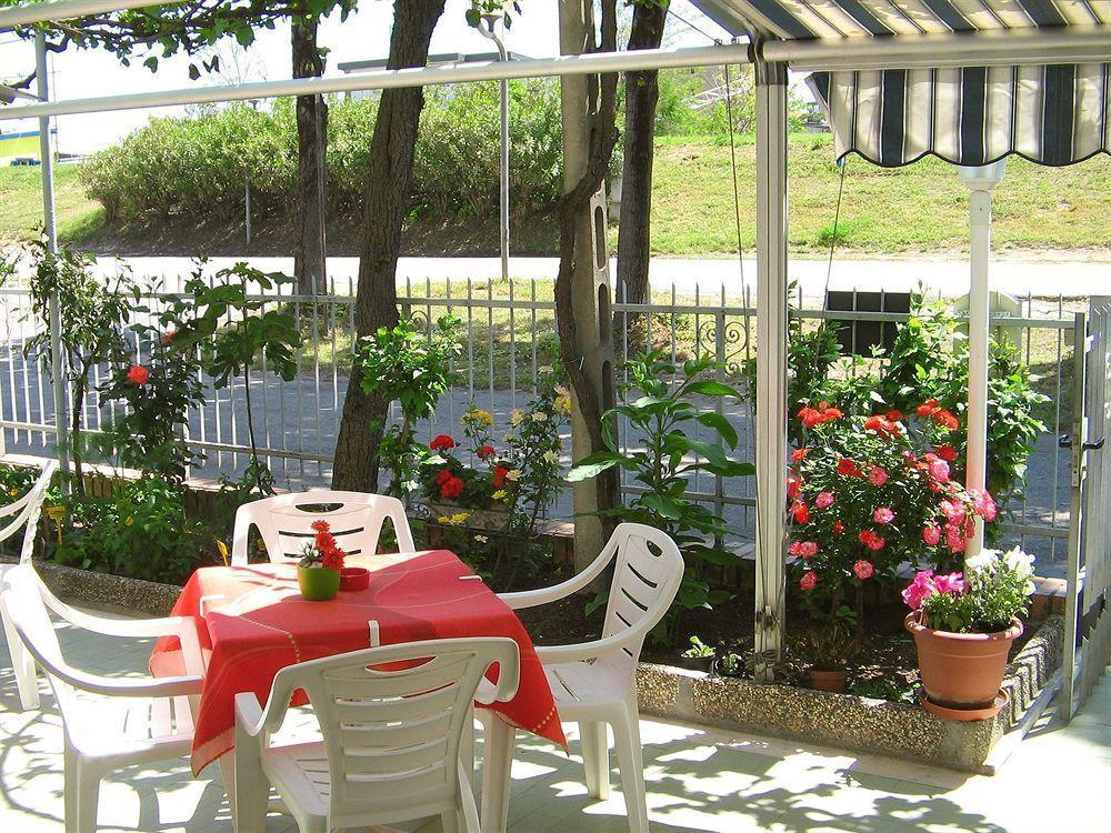 Villa Lauda B&B Rimini Exterior foto