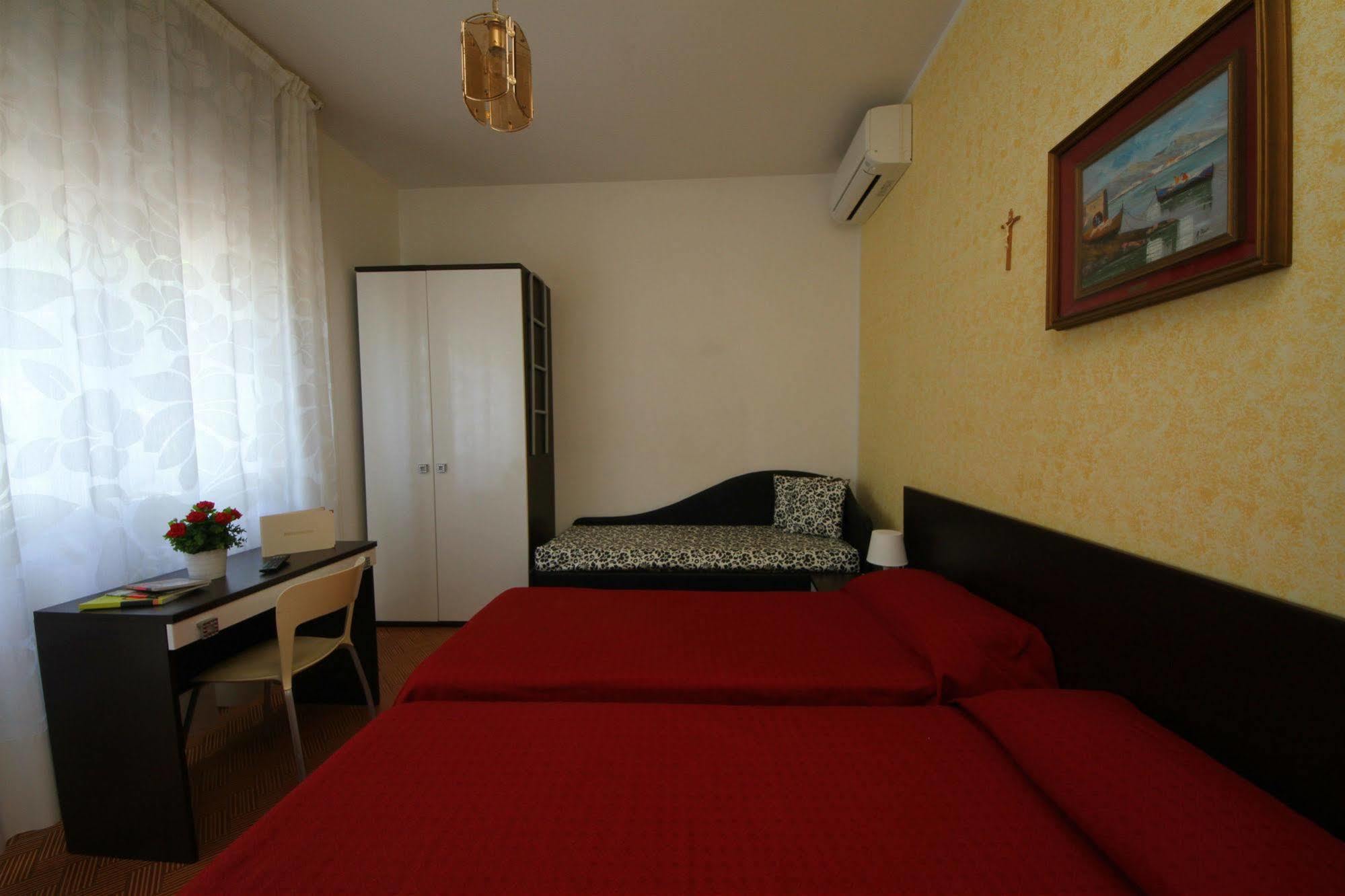 Villa Lauda B&B Rimini Exterior foto