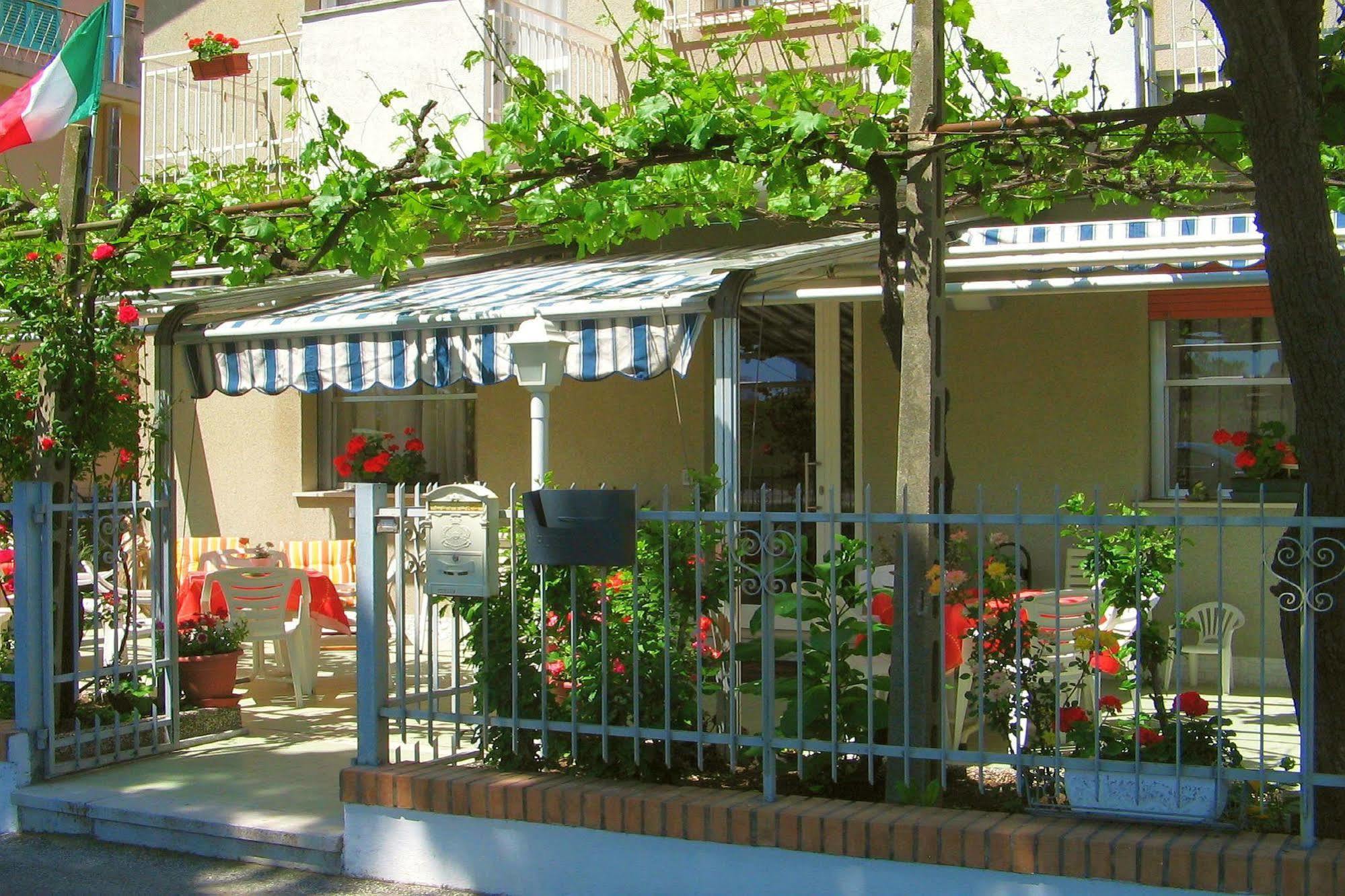Villa Lauda B&B Rimini Exterior foto